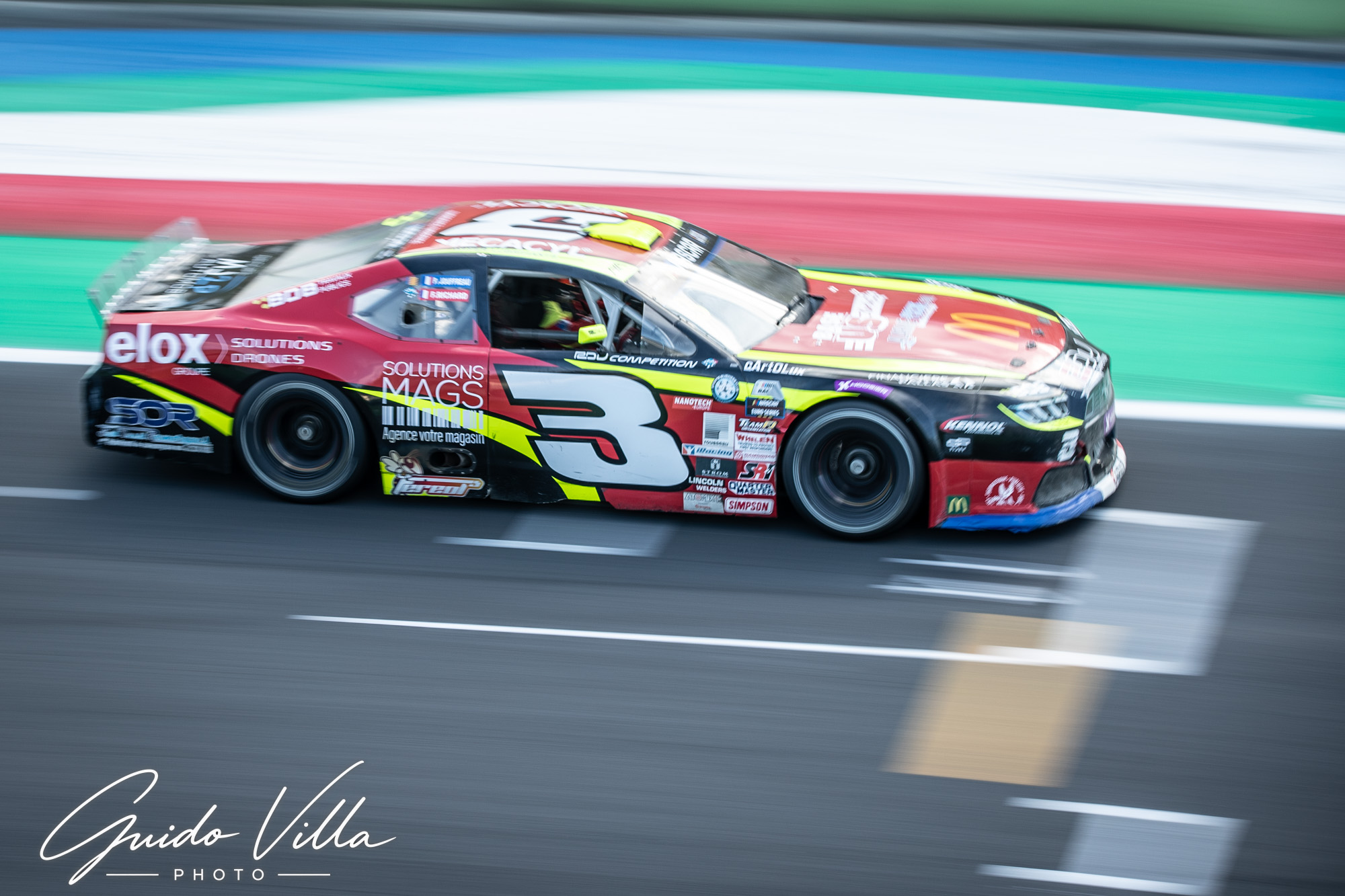 NASCAR a Vallelunga, auto numero 3 in panning